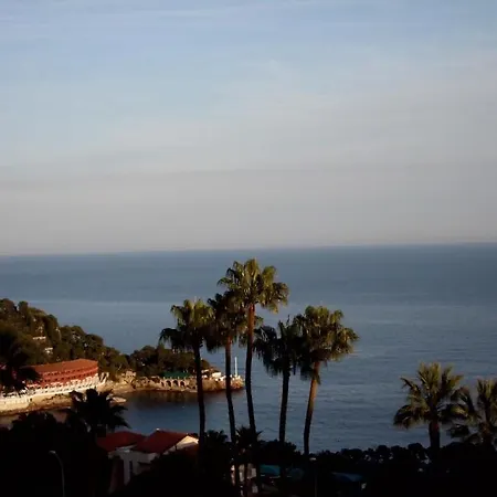 Monaco Hilltop Suites Apartment *